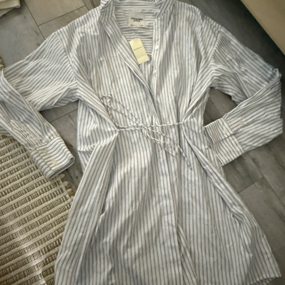 Abercrombie Long-Sleeve Mini Shirt Dress *NWT* - Picture 2 of 4
